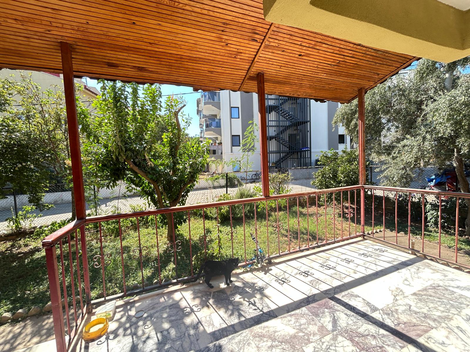 MARMARİS ARMUTALANDA KÖŞE KONUM BAHÇELİ SATILIK 3+1 TRİBLEKS VİLLA